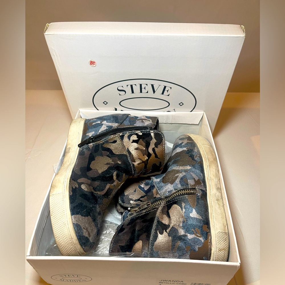 Girls Steven Madden JWanda Hidden Wedge Bootie Camo Size 4 - Picture 2 of 5